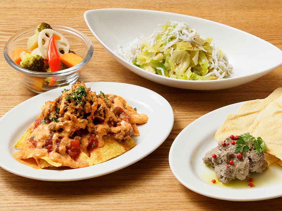 一品揃いの前菜